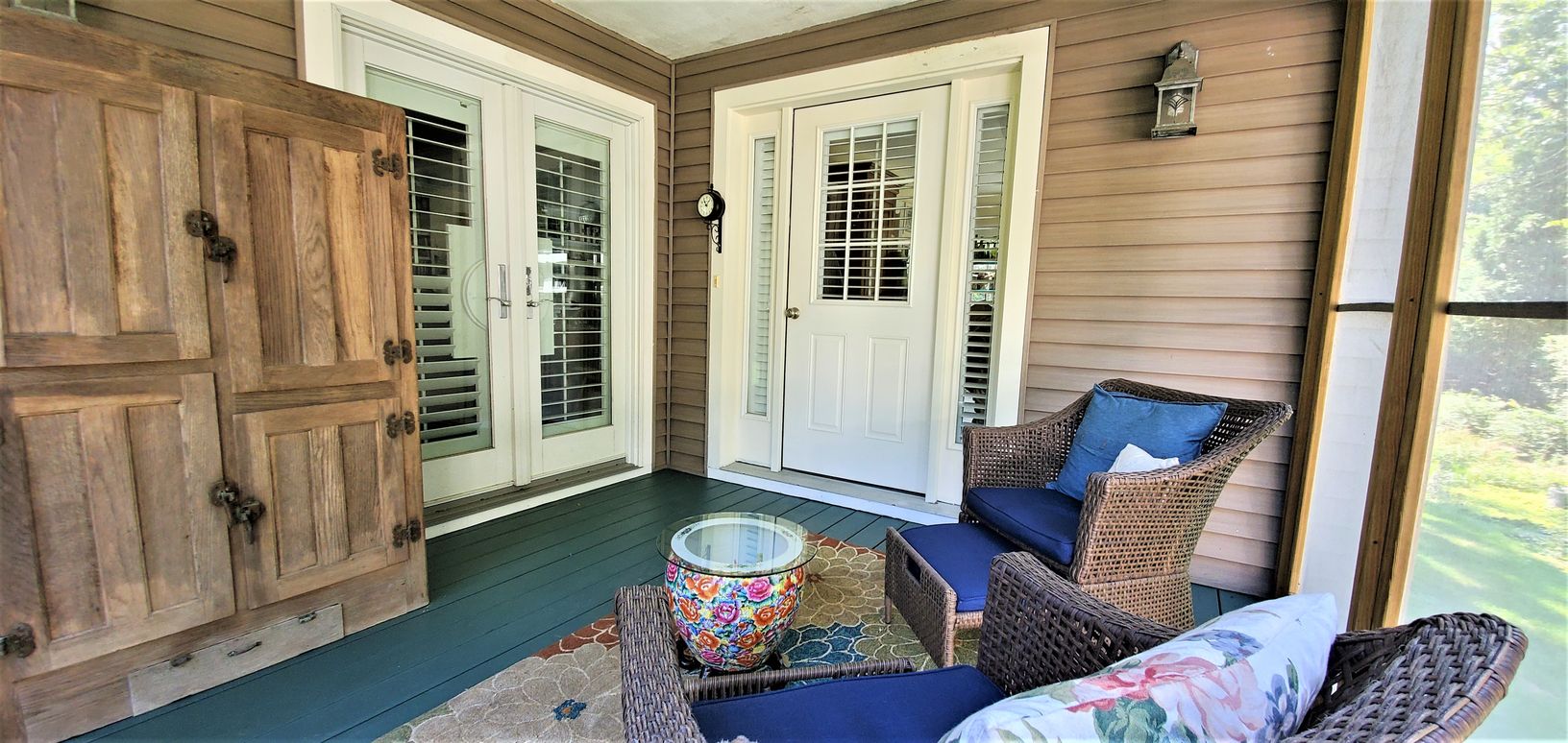  Screened-in Porch