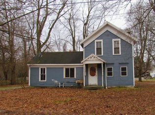 304 E James St, Lawrence, MI 49064