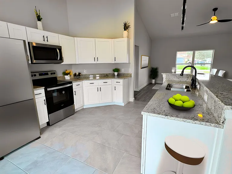 2575 SE 75th Blvd — Photo 5