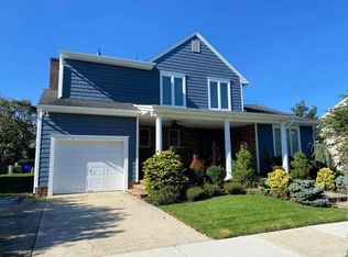 4 Harbour Ln, Margate, NJ 08402