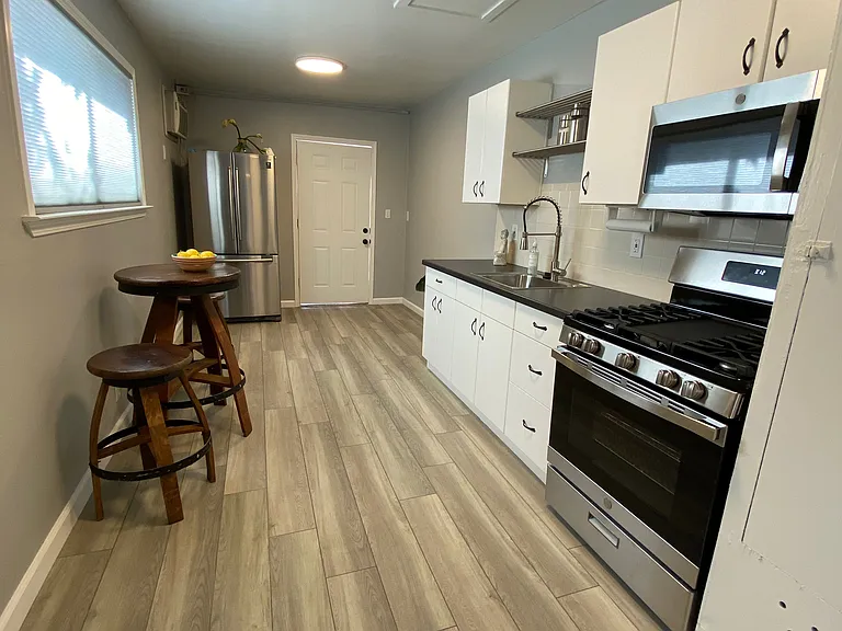 4814 Harrison St — Photo 3