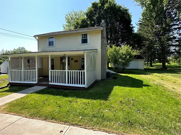 586 Stump Rd, Skaneateles Falls, NY 13153