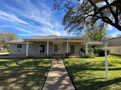700 Austin Dr, Mineral Wells, TX, 76067