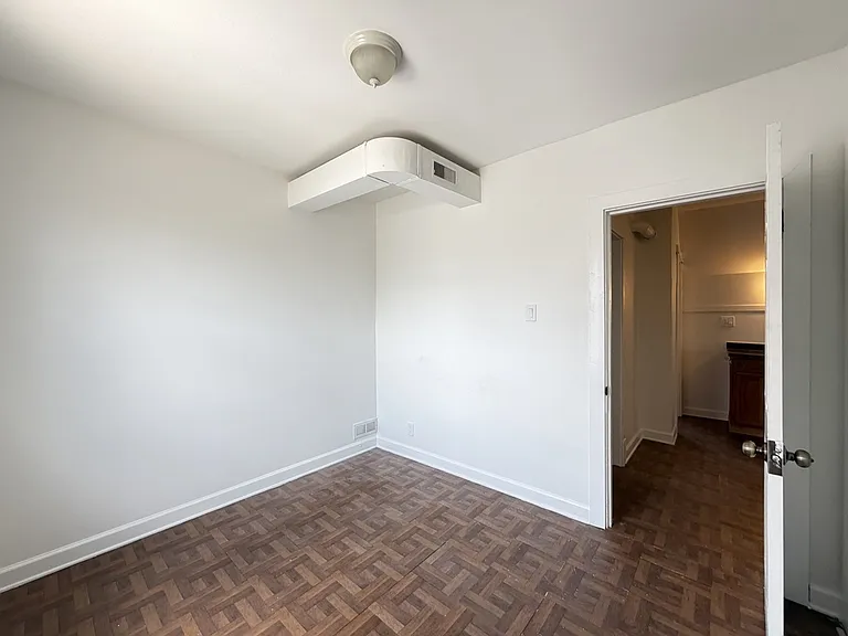 1609 N McVicker Ave #2HC — Photo 18