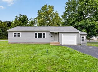 101 Oakley Dr E, Syracuse, NY 13205