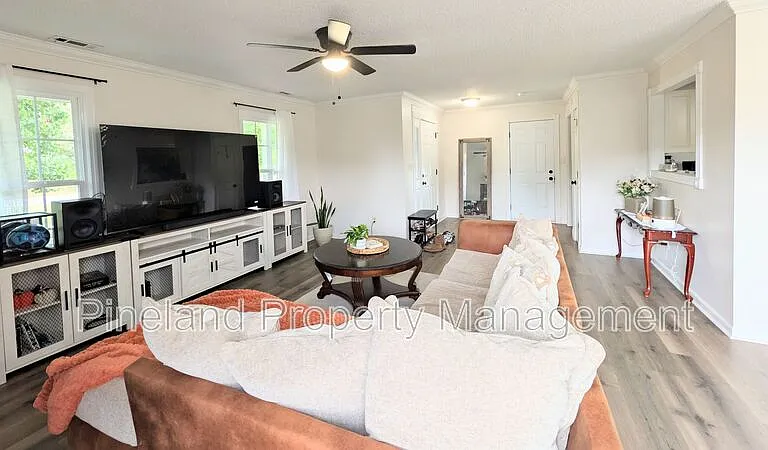 501 Camden Rd — Photo 4