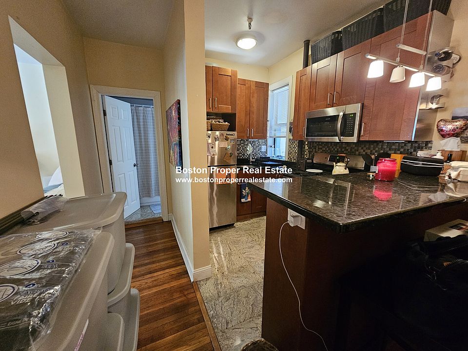 1st image of 30 Peterborough St #6