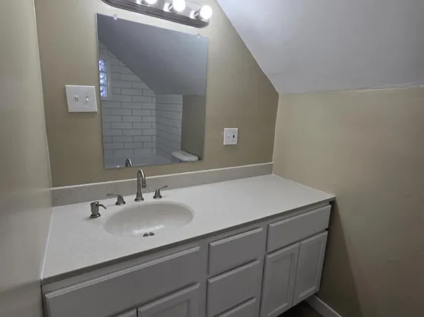 1100 Lincoln St #2, Hobart, IN 46342