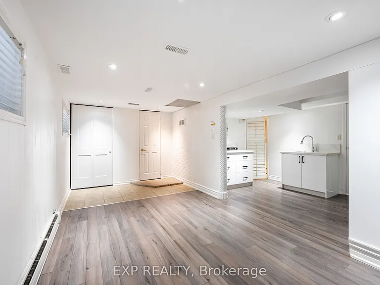 28 Lakeland Cres — Photo 25