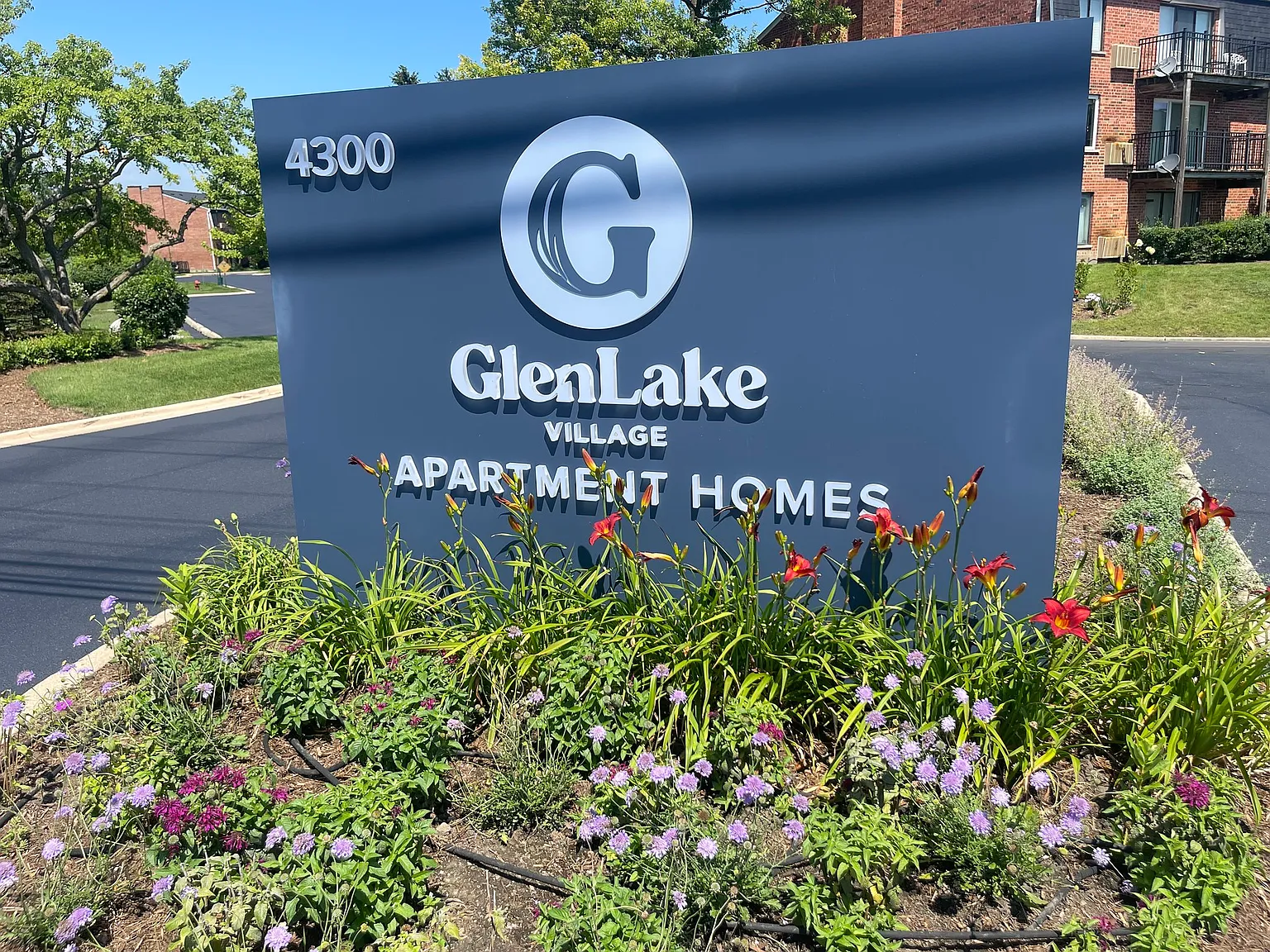 GlenLake Village — Photo 2