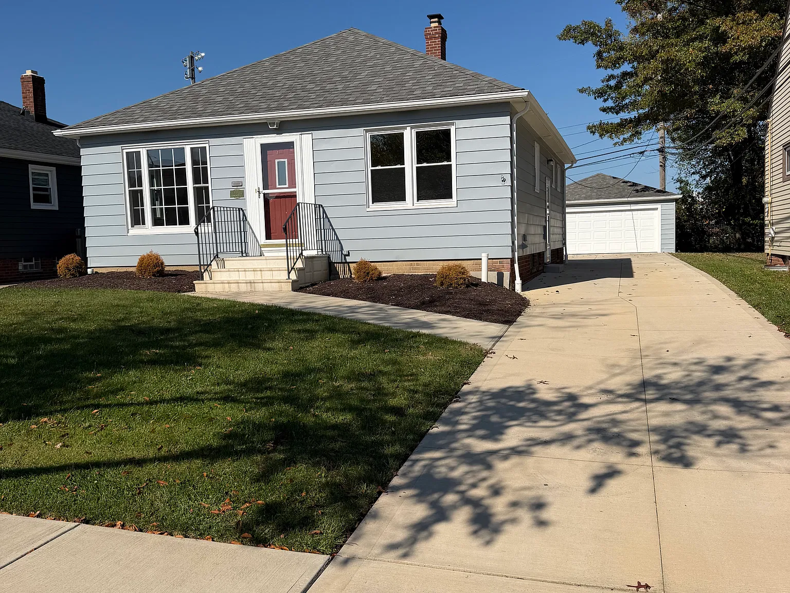 3 bed, 1036 sqft, $1,800 — Photo 2