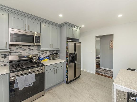 4th image of 424 Oak Street