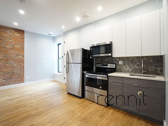 3rd image of 373 Howard Ave APT 3R