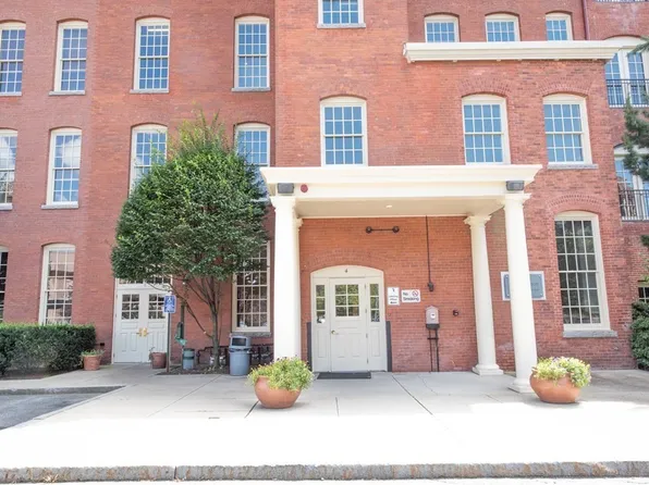 4 Bishop St Unit 402, Framingham, MA 01702