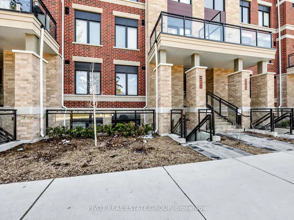 56 Elizabeth St S #1104, Richmond Hill, ON L4C 5W2
