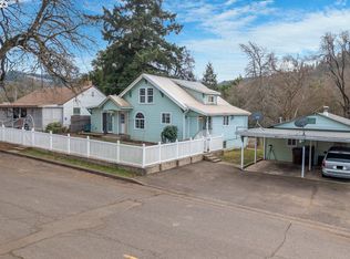 448 NE Howland St, Myrtle Creek, OR 97457