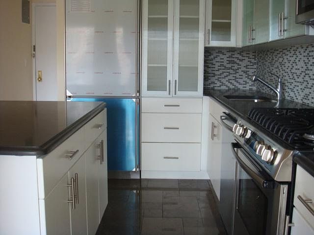1st image of 185 Riverdale Ave APT 8H
