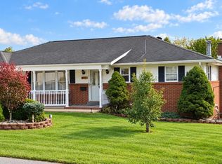 207 Meadow View Dr, Bridgeport, WV 26330
