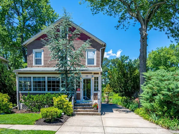 23 Rose St, Metuchen, NJ 08840