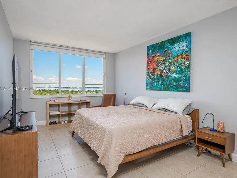 5005 Collins Ave #1506 — Photo 9