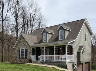 1106 Summit Point Dr, Front Royal, VA 22630