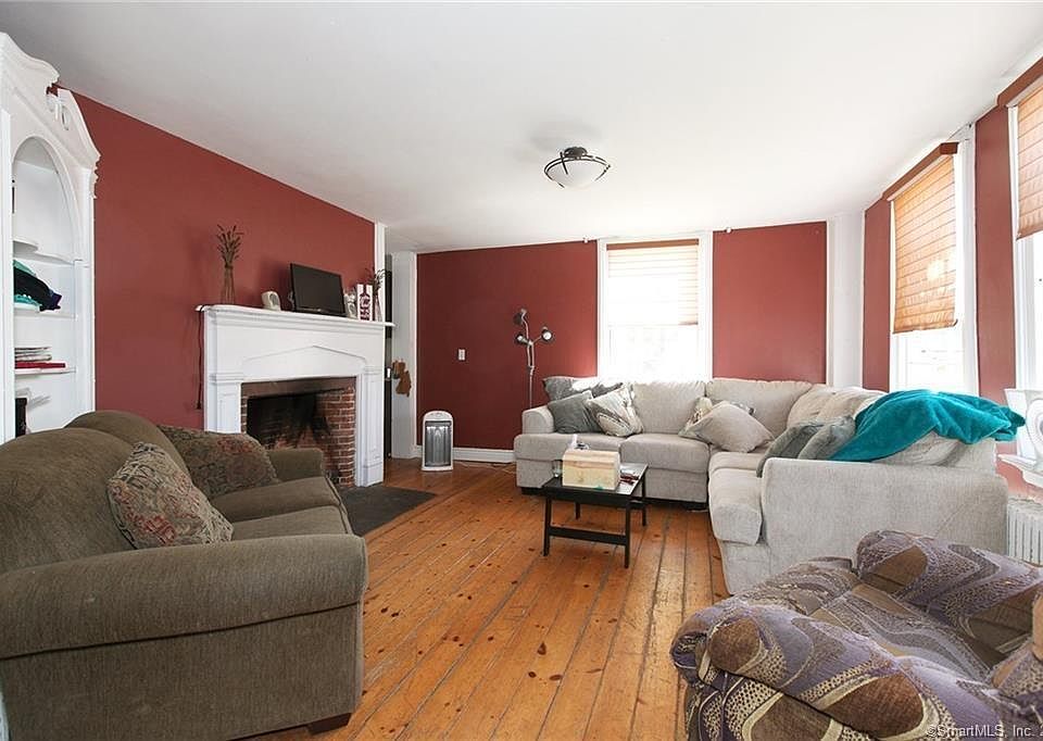 2nd image of 40 Wintonbury Ave