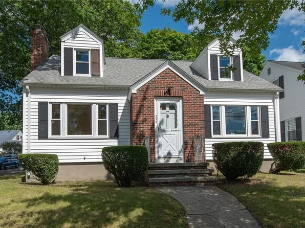 393 Sharon St, Providence, RI 02908
