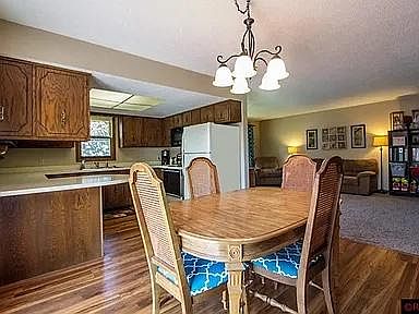5th image of 113 Chatsworth Dr