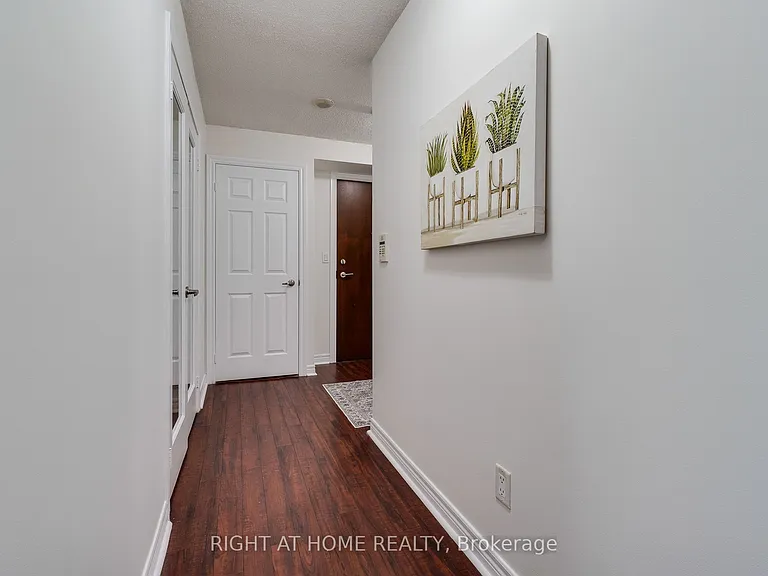 310 Burnhamthorpe Rd W #1713 — Photo 6