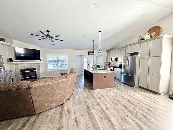 2nd image of 1468 Cornell Ct