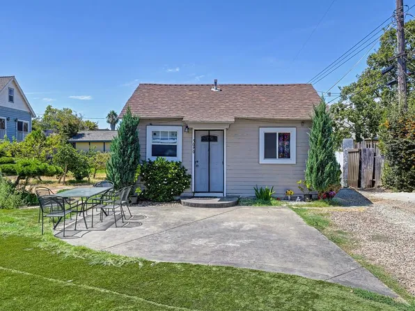 5070 Martin Luther King Jr Blvd, Sacramento, CA 95820