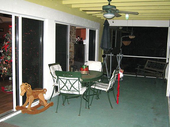 Screen porch