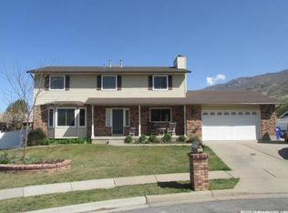352 W Willow Ridge Cir, Centerville, UT 84014