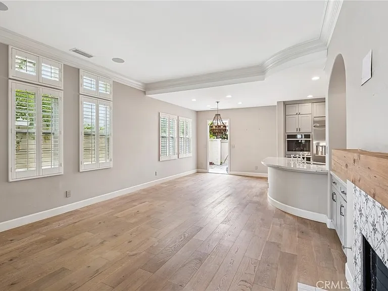 85 Passage — Photo 2
