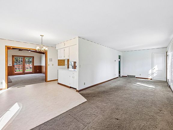 5th image of 9000 Park Ave S