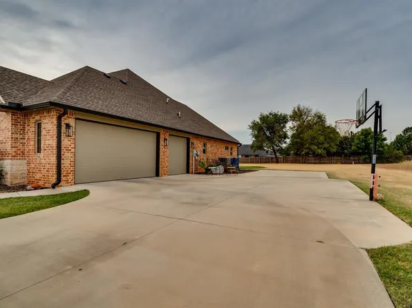 1408 W Harvard Way, Mustang, OK 73064