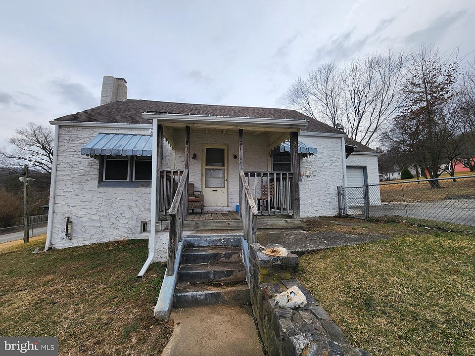 1st image of 25 W Birch St