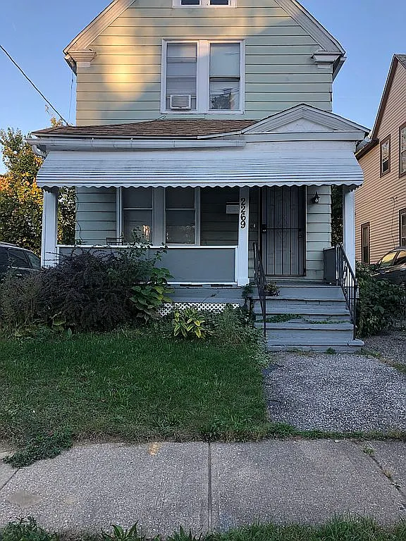 2269 E 86th St photo 1