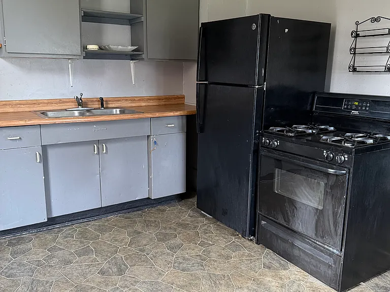 108 Hickory St — Photo 5