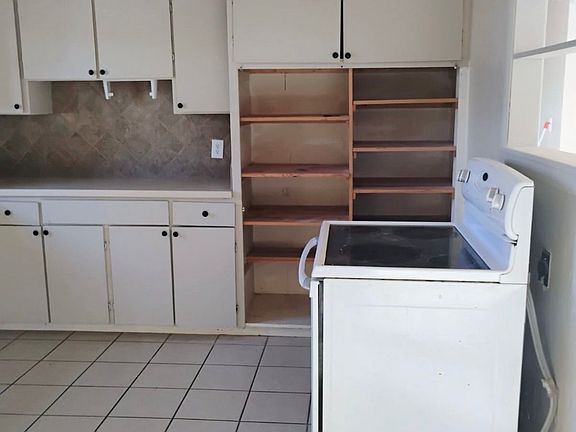 2nd image of 2216 Dixon Rd
