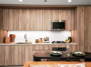 300 N Halsted St #2, Chicago, IL 60607