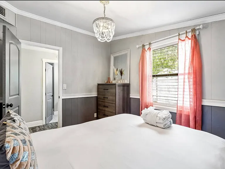 1010 E Knollwood St — Photo 25