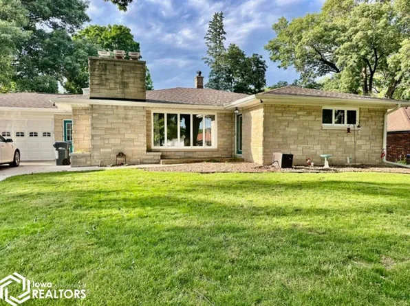 1 Cascade Ter, Burlington, IA 52601