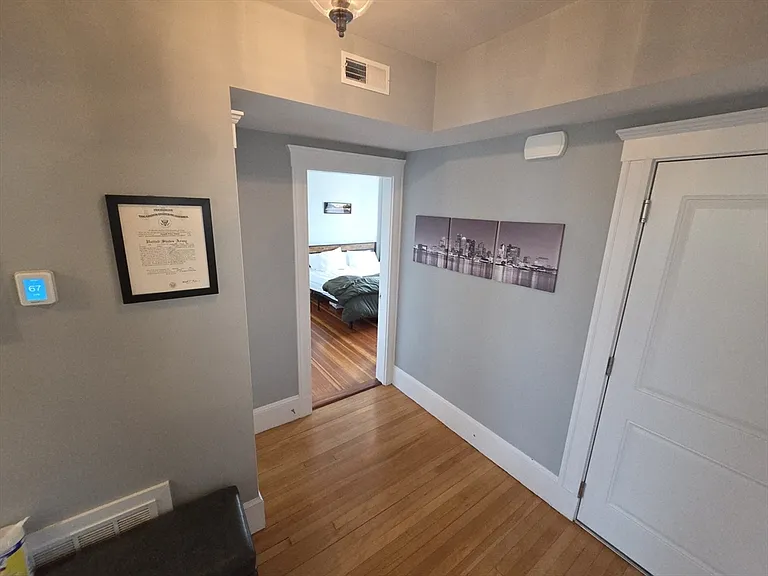 40 King St #3 — Photo 12