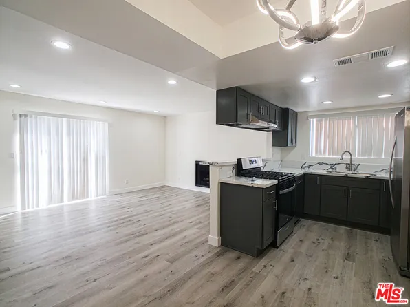 17200 Roscoe Blvd #D, Northridge, CA 91325