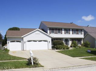 2820 Huntington Rd, Bloomington, IL 61704