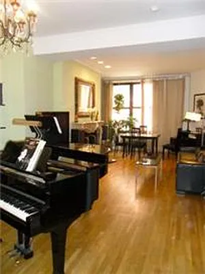 Rented by R New York | media 10