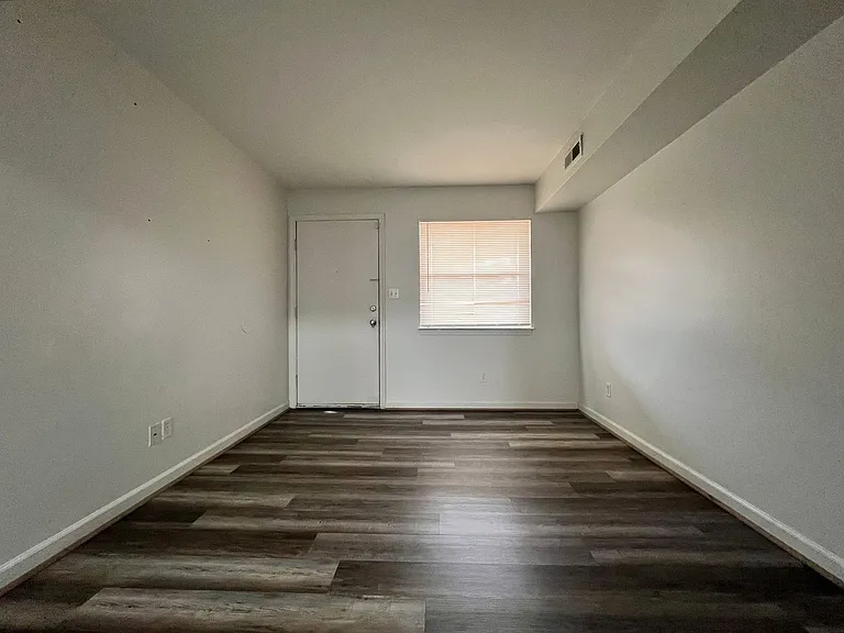 Stone Ridge Apartments- Convenient Location — Photo 37