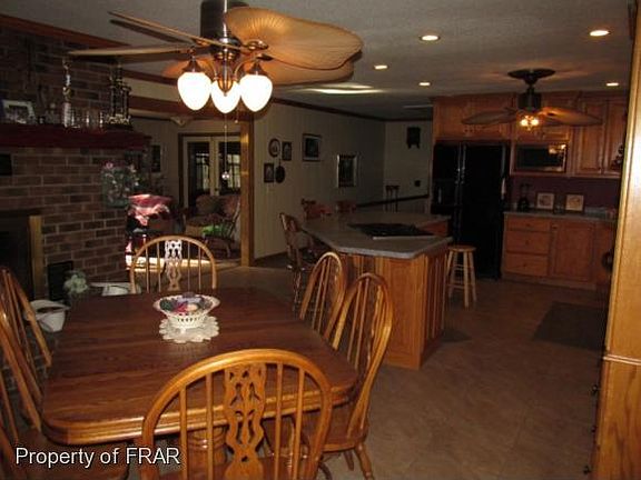 5th image of 210 Knollwood Ln