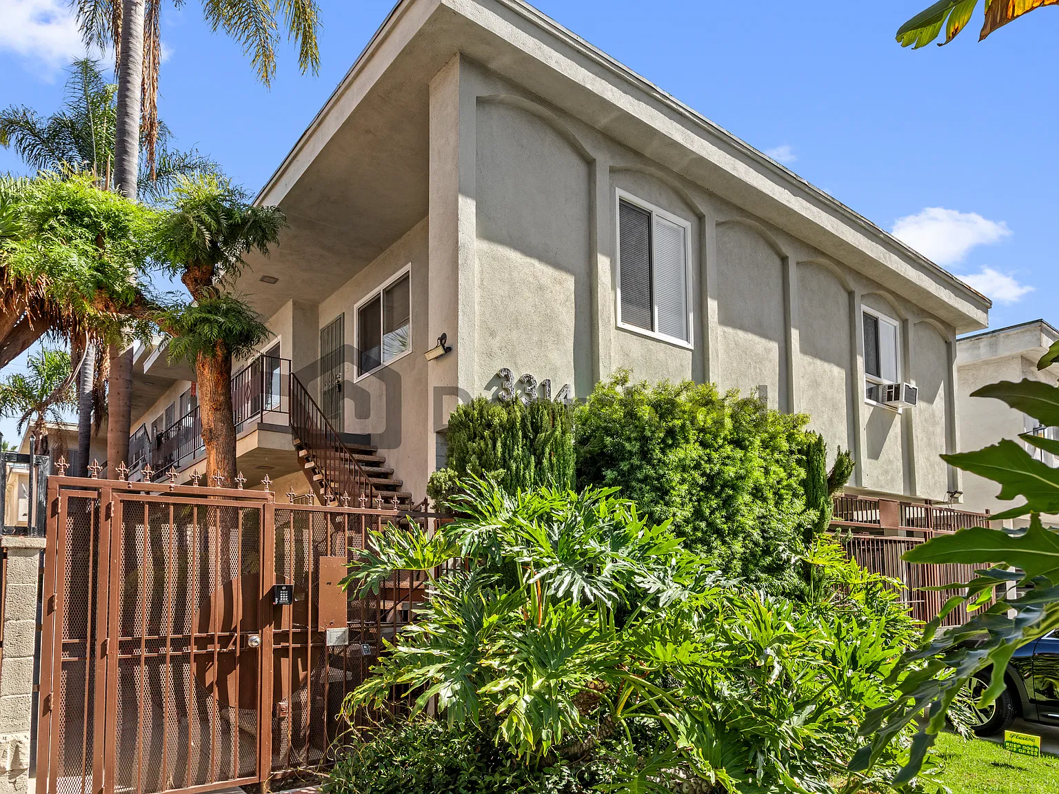 3 bed, 2.0 bath, 1250 sqft, $3,650 — Photo 2